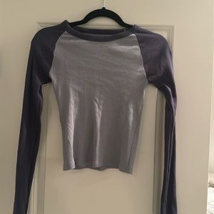 ONE SIZE FITS MOSTBrandy Melville long sleeve ribbed two tone shirt